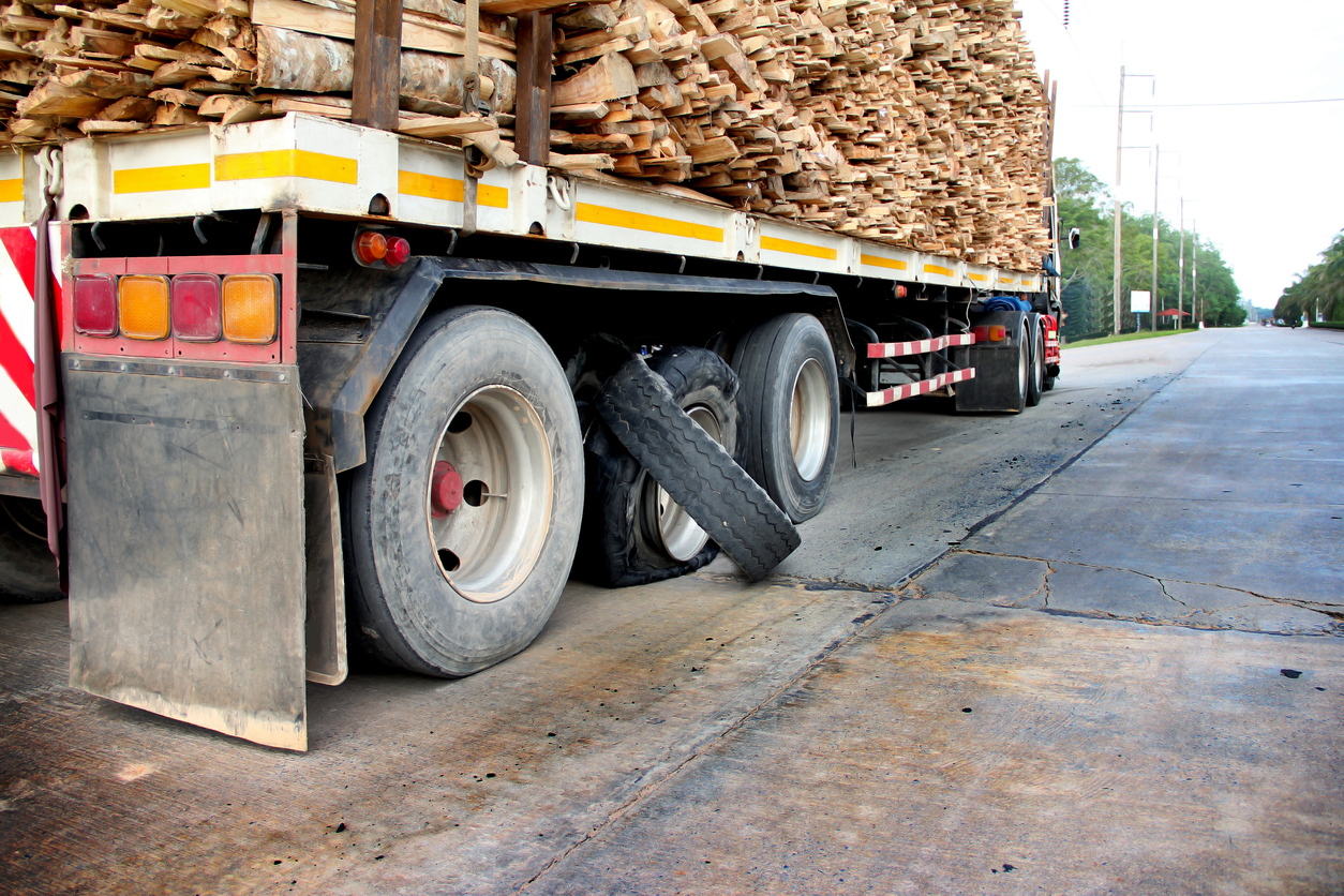 What are the main causes of truck accidents? | The Johnson Firm