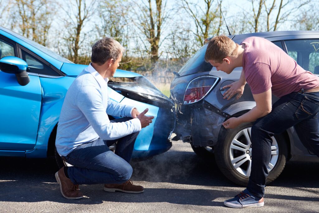 settle car accident claim without lawyer